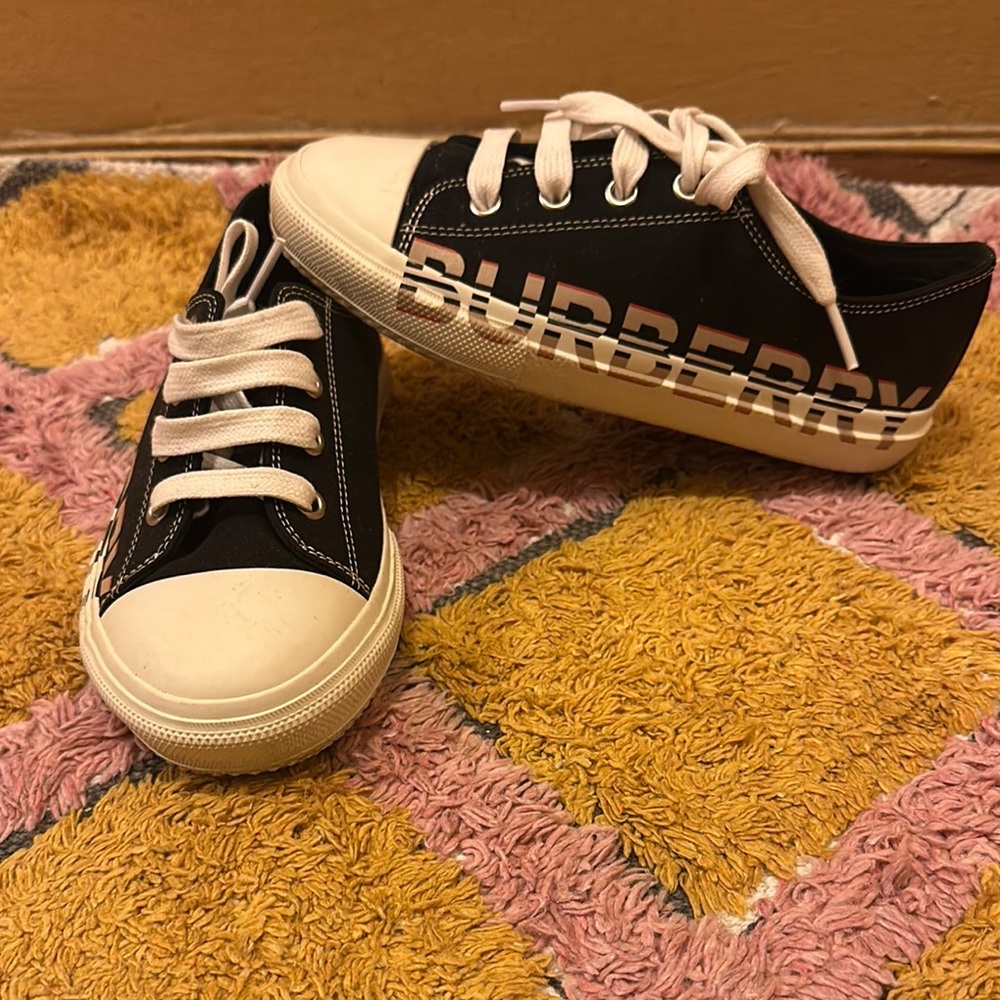 Burberry Kids Black Sneakers